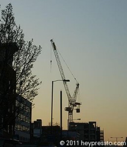 crane_at_yellow_sunset_400_1ff1cb