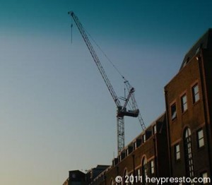 crane_through_tinted_windscreen_400_19e6ff