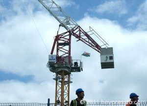 mansell_crane_and_workers_400_1c7398